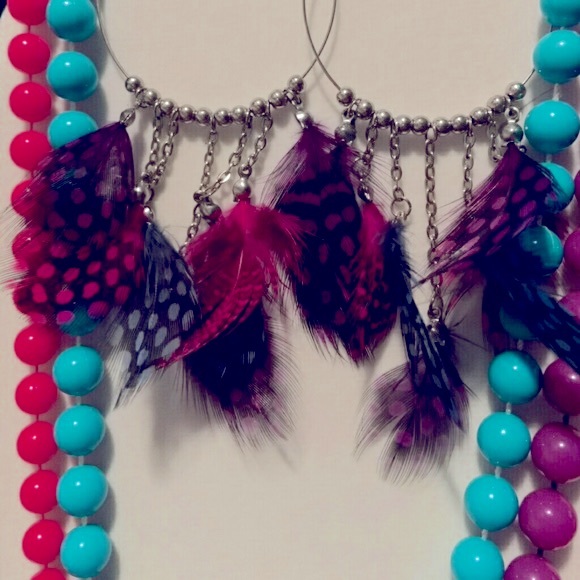 Beautiful hand picked earring and necklaces set - Picture 3 of 4